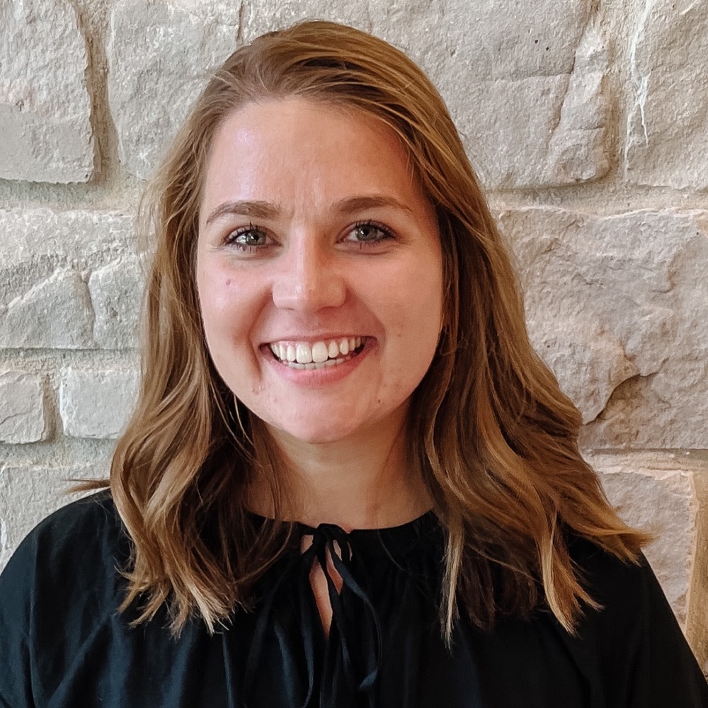 Meet your Posher, Emmi